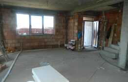 Duplex de vanzare cu 120 mp utili, semifinisat! Finalizat in 2015! Zona de case!