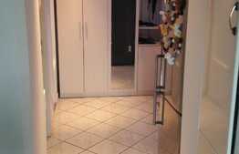 De vanzare apartament 2 camere, 55 mp, decomandat, zona Iulius Mall