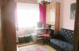 Apartament 4 camere, decomandat, etaj intermediar, zona Cipariu