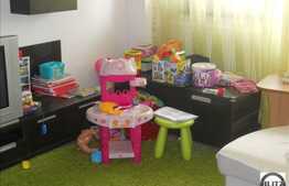 Apartamenr de vanzare cu 3 camere, 66 mp decomandat, cu loc de parcare