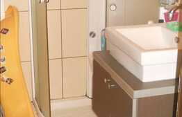 Apartamenr de vanzare cu 3 camere, 66 mp decomandat, cu loc de parcare