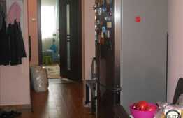 Apartamenr de vanzare cu 3 camere, 66 mp decomandat, cu loc de parcare