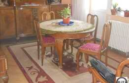 Vanzare apartament cu 4 camere, decomandat, bloc izolat termic, cu garaj