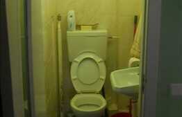 Vanzare apartament cu 4 camere, decomandat, bloc izolat termic, cu garaj