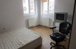 De vanzare apartament cu 2 camere, 54 mp! Parcare! Zona strazii Eroilor!