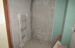 Apartament 2 camere, 48 mp, semifinisat, terasa, zona centrala!