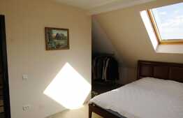 Apartament pe 2 nivele, 3 camere, 74 mp, decomandat, zona strazii Edgar Quinet