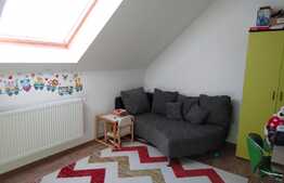 Apartament pe 2 nivele, 3 camere, 74 mp, decomandat, zona strazii Edgar Quinet