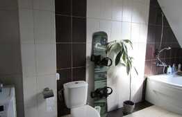 Apartament pe 2 nivele, 3 camere, 74 mp, decomandat, zona strazii Edgar Quinet