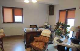 Casa pentru birouri sau de locuit, 230 mp!