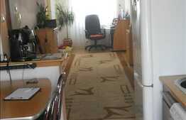 Apartament de vanzare cu 3 camere, decomandat, 70 mp, zona Billa