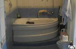 Apartament de vanzare cu 3 camere, decomandat, 70 mp, zona Billa