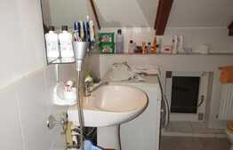 Apartament 2 camere, 70 mp, la mansarda, in casa/vila, zona Piata 14 Iulie