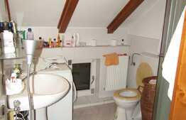 Apartament 2 camere, 70 mp, la mansarda, in casa/vila, zona Piata 14 Iulie