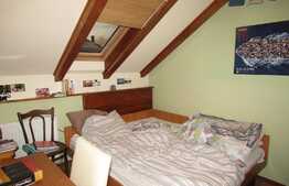 Apartament 2 camere, 70 mp, la mansarda, in casa/vila, zona Piata 14 Iulie