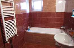 Apartament 2 camere, 60 mp, decomandat, zona Parcului Colina
