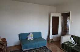 De vanzare apartament 4 camere, decomandat, boxa la subsol, 79 mp, zona Colina