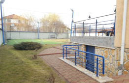 Casa individuala 260 mp utili, 1048 mp teren, zona linistita!