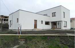 Casa individuala 203 mp, 500 mp teren, 25 ml front, zona linistita de case!