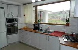 Casa individuala 203 mp, 500 mp teren, 25 ml front, zona linistita de case!