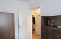 De vanzare apartament 3 camere, 51 mp, etaj intermediar, zona Colina