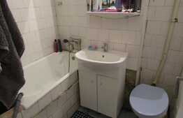 De vanzare apartament 3 camere, 51 mp, etaj intermediar, zona Colina