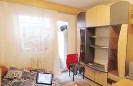 De vanzare apartament 3 camere, 51 mp, etaj intermediar, zona Colina