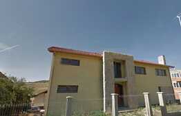 Casa individuala, 293 mp, 570 mp teren, semifinisata, zona linistita de case!