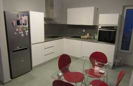 Casa individuala 215 mp, teren 500 mp, zona linistita de case!