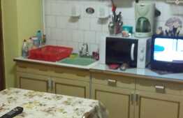 De vanzare apartament 3 camere, 70 mp, decomandat, etaj intermediar, zona OMV