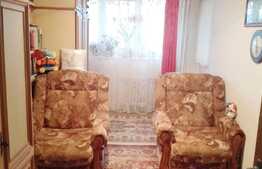 De vanzare apartament 3 camere, 70 mp, decomandat, etaj intermediar, zona OMV