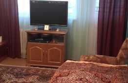 De vanzare apartament 3 camere, 70 mp, decomandat, etaj intermediar, zona OMV