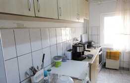 Apartament 4 camere, 83 mp, decomandat, etaj intermediar, zona Billa