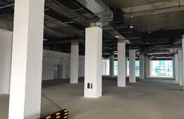 Spatiu comercial pentru activitati de tip showroom cu vitrina generoasa