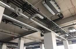 Spatiu comercial pentru activitati de tip showroom cu vitrina generoasa