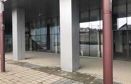 Spatiu comercial pentru activitati de tip showroom cu vitrina generoasa