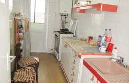 Apartament 3 camere, 73,8 mp, decomandat, garaj, boxa subsol, zona Petrom