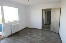 De vanzare apartament 3 camere, 65 mp, boxa la subsol, zona Complex Diana