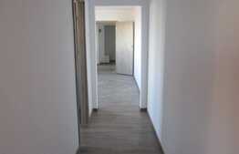 De vanzare apartament 3 camere, 65 mp, boxa la subsol, zona Complex Diana