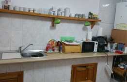 2 camere, 54 mp, decomandat, etaj intermediar, parcare, boxa, zona Piata Zorilor