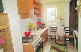Apartament 3 camere, 50 mp, boxa subsol, zona Petrom