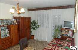 2 camere, decomandat, finisaje clasice, cu loc parcare si boxa, zona FSEGA