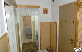 2 camere, decomandat, finisaje clasice, cu loc parcare si boxa, zona FSEGA