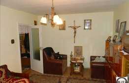 2 camere, decomandat, finisaje clasice, cu loc parcare si boxa, zona FSEGA