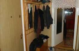 2 camere, decomandat, finisaje clasice, cu loc parcare si boxa, zona FSEGA