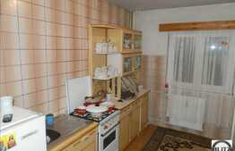 2 camere, decomandat, finisaje clasice, cu loc parcare si boxa, zona FSEGA