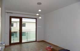 2 camere decomandate, 55 mp, totul nou, parcare, zona Grand Hotel Italia