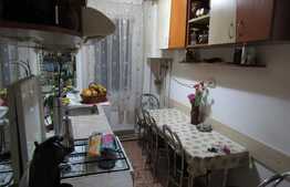 De vanzare apartament 3 camere, 47 mp, garaj, zona strazii Clabucet