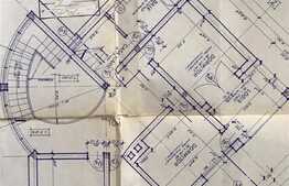 Imobil tip casa, 600 de mp plus curte de cca 400 de mp pentru parcari