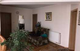 Imobil tip casa, 600 de mp plus curte de cca 400 de mp pentru parcari